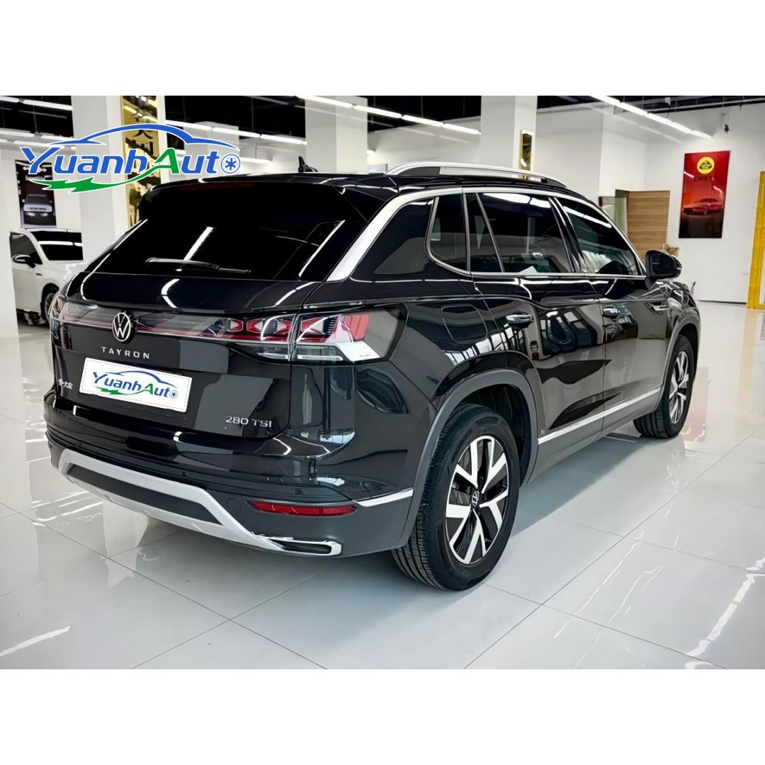2023 VW Tiguan vehicle photo 1
