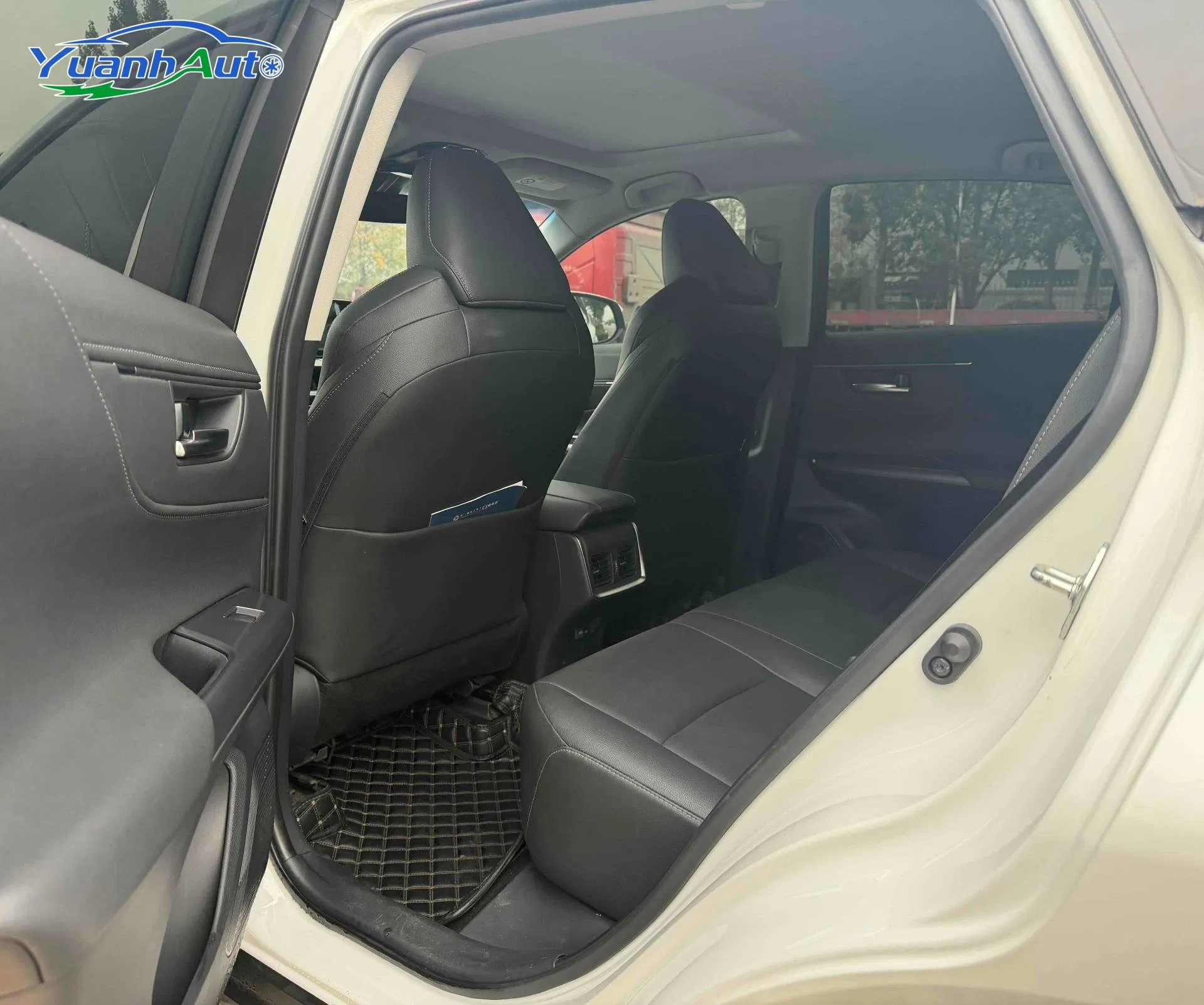2022 Toyota Venza Petrol SUV — source image 5
