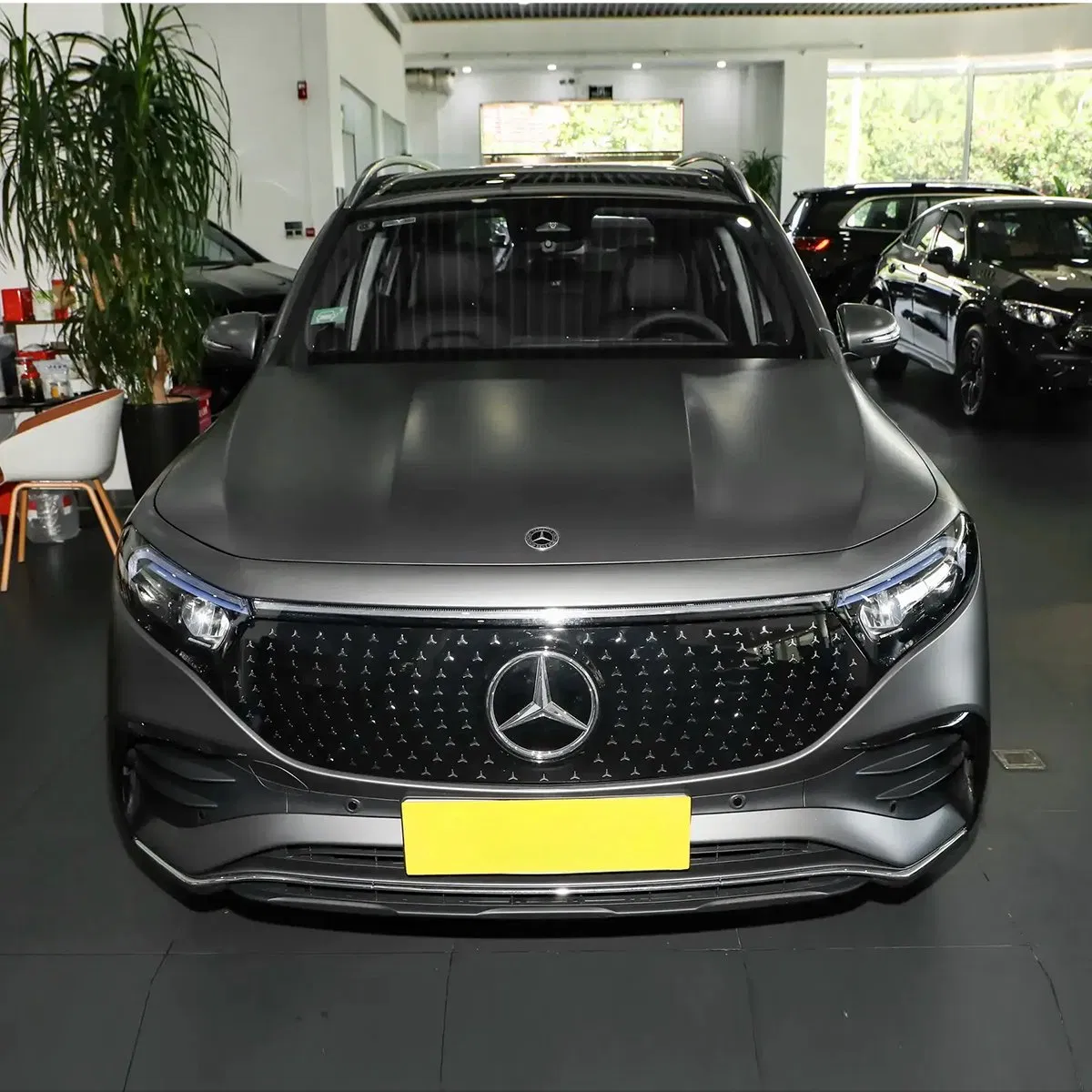 2025 Mercedes-Benz EQB 260 vehicle photo 4