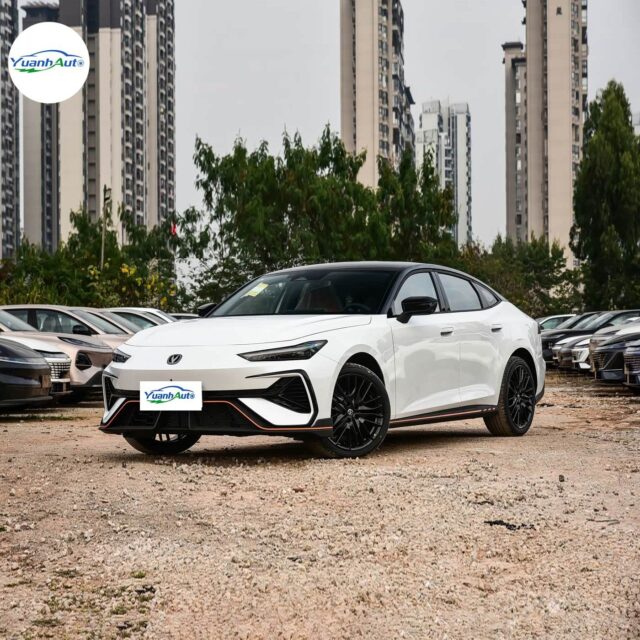 Changan UNI-V vehicle photo 1