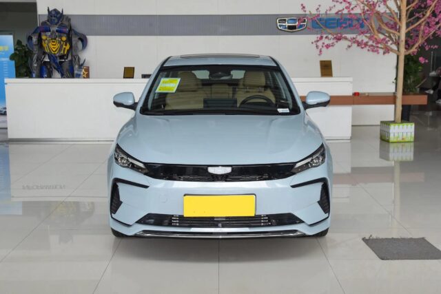 Geely Emgrand L Hip vehicle photo 1