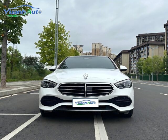 2022 C260L vehicle photo 1