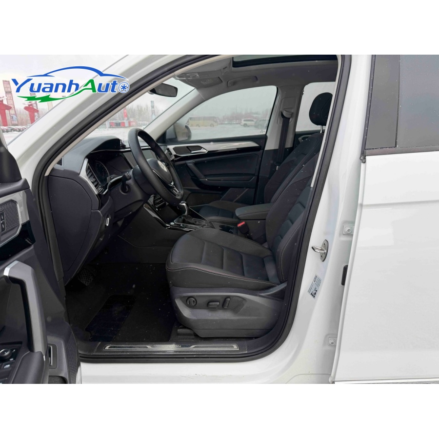 2023 tayron vehicle photo 6