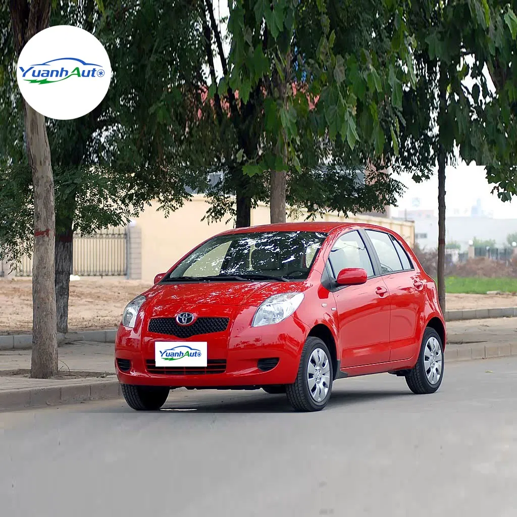 Toyota Yaris vehicle photo 3