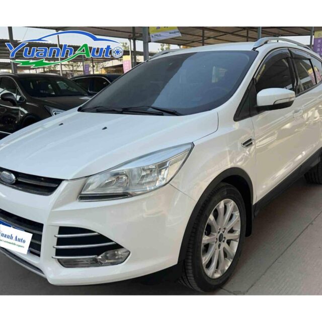 2013 Ford Kuga vehicle photo 1