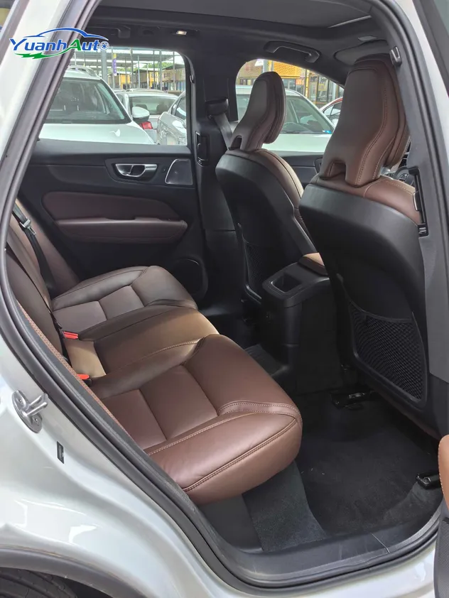 2023 Volvo XC60 Hybrid SUV — source image 19