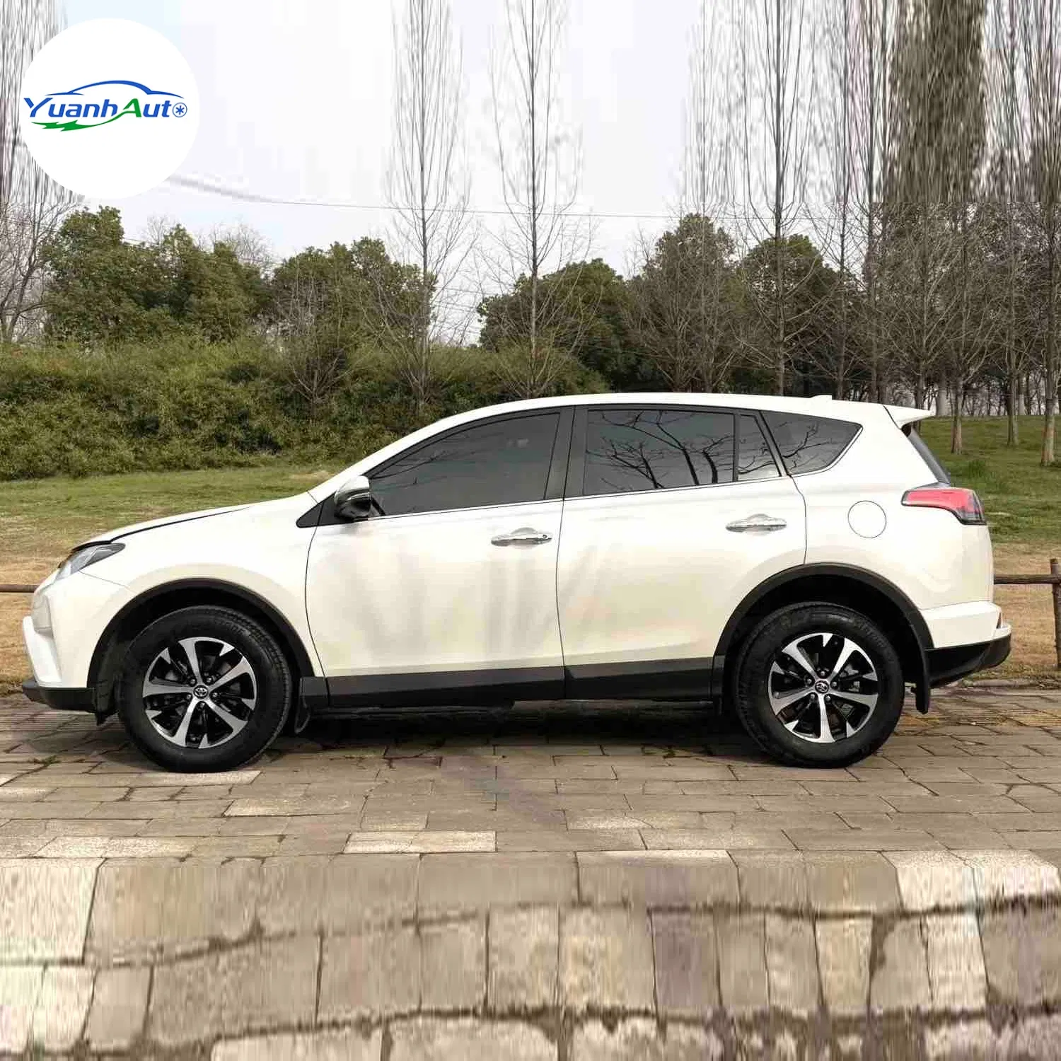 2016 Toyota RAV4 Comfort SUV — source image 11