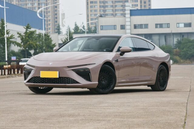 2025 Neta S vehicle photo 1