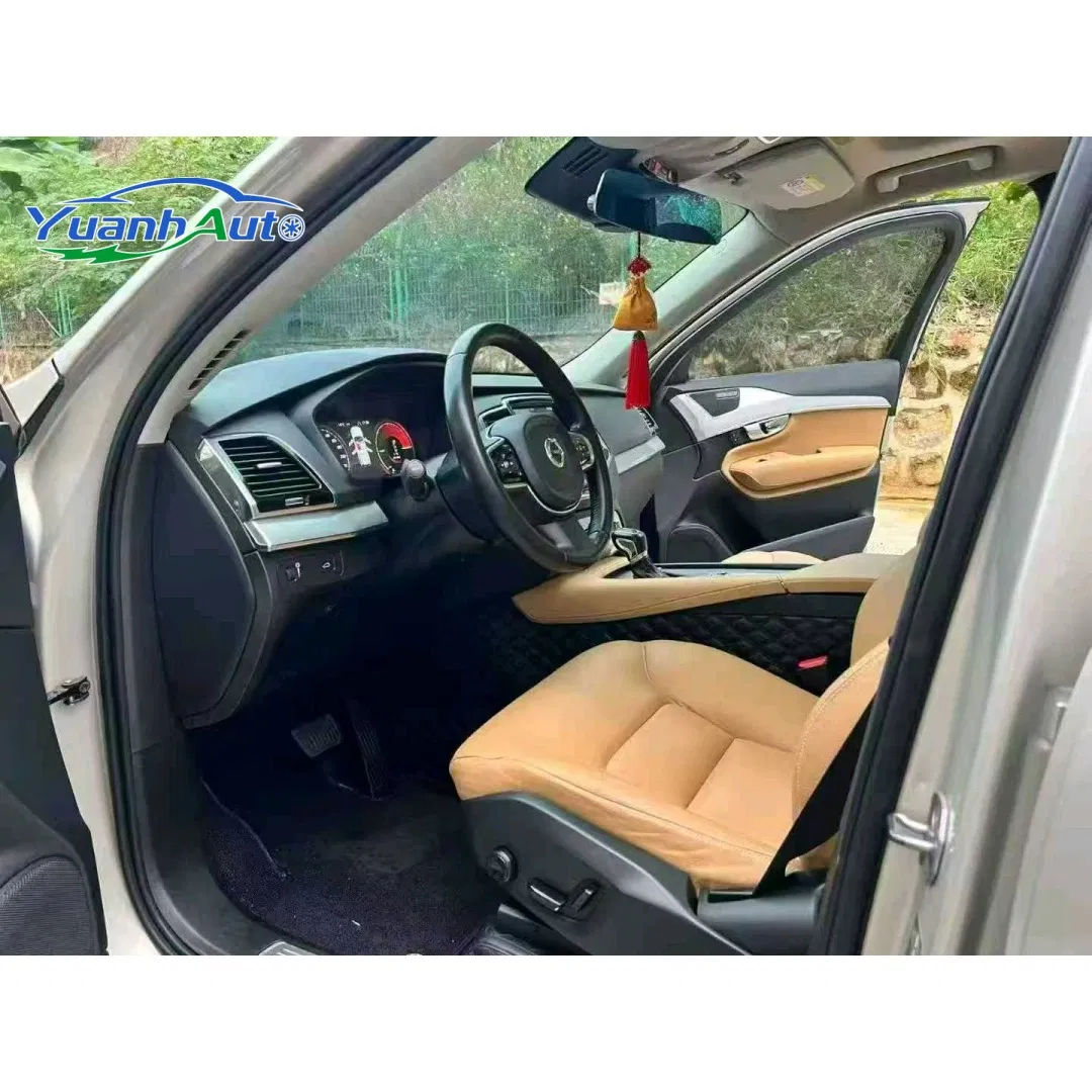 2015 Volvo XC90 Petrol SUV — source image 14