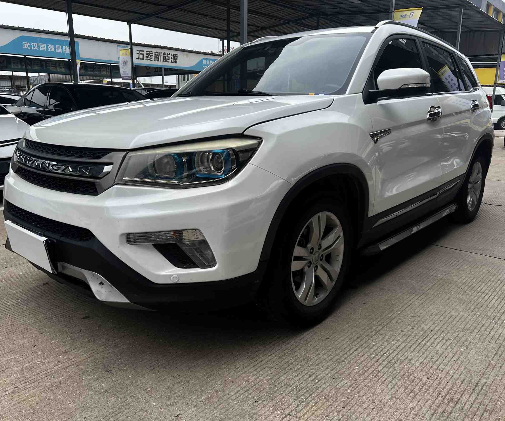 2016 Changan CS75 Petrol SUV — source image 1