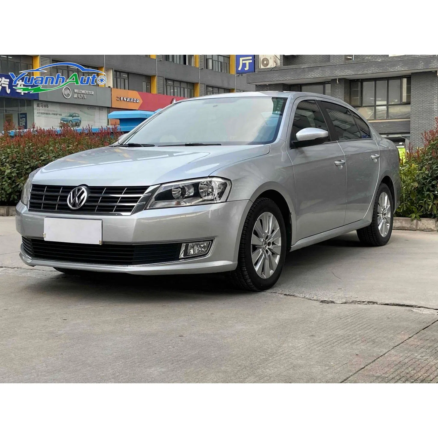 2014 Volkswagen Lavida Petrol Sedan — source image 2