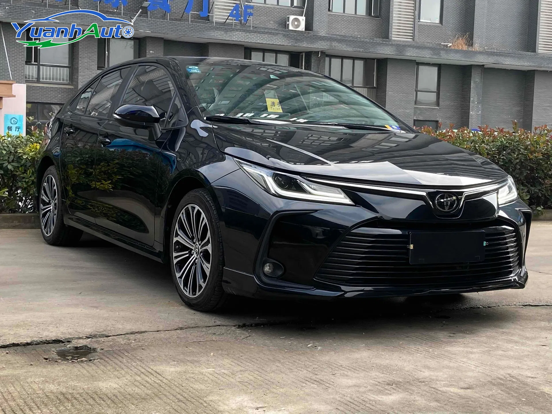 2019 Toyota Corolla Petrol Sedan — source image 10