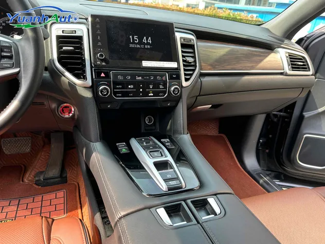 2017 Honda UR-V Petrol SUV — source image 15