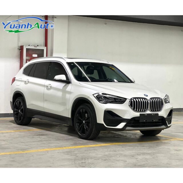 2021 B M W X1 vehicle photo 1
