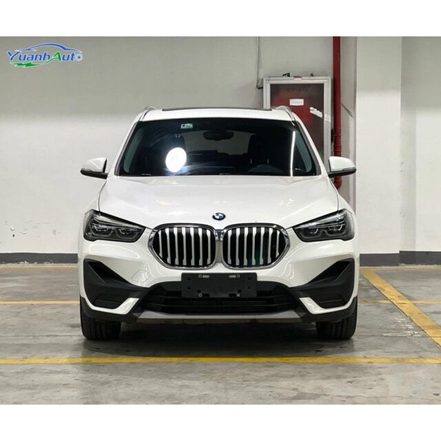 2021 BMW X1 vehicle photo 1
