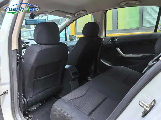 2013 Peugeot 408 Petrol Sedan — source image 16