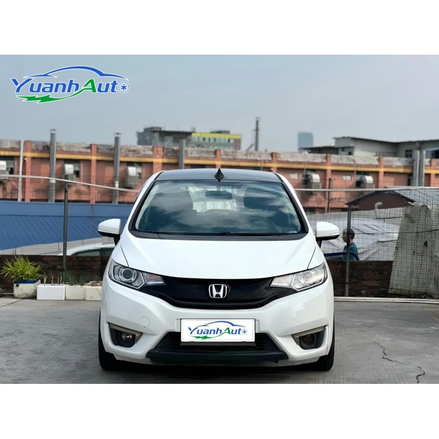 2015 Honda Fit Petrol Hatchback — source image 8