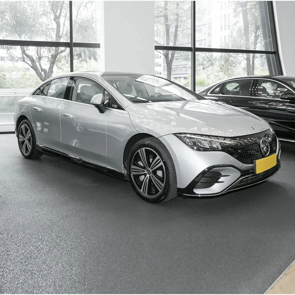 2025 Mercedes-Benz Benz EQE 500 vehicle photo 4
