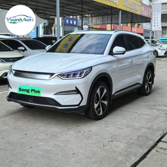 BYD Song Plus vehicle photo 1