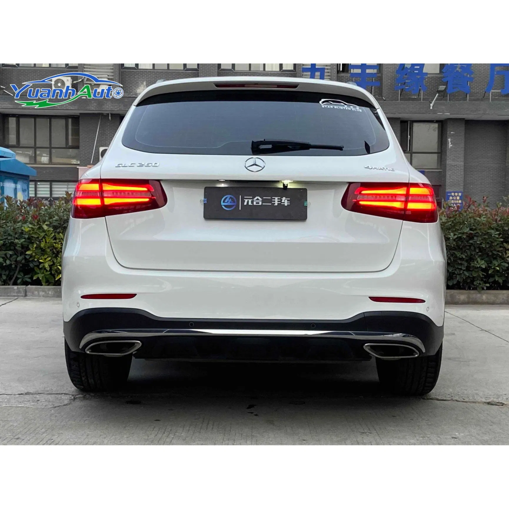 2017 Benz GLC 260 vehicle photo 6