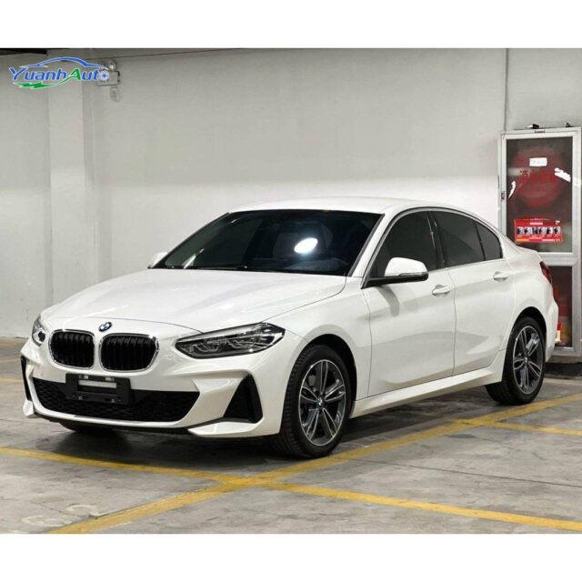 2022 BMW 120i vehicle photo 1