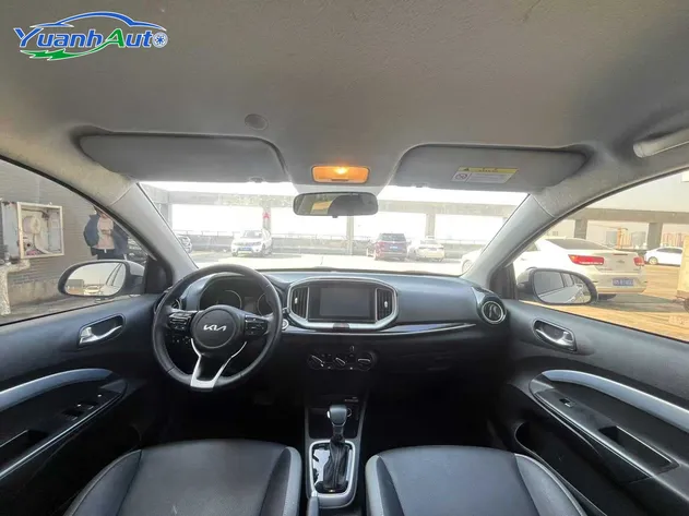 2017 BYD Song Max Petrol MPV — source image 19