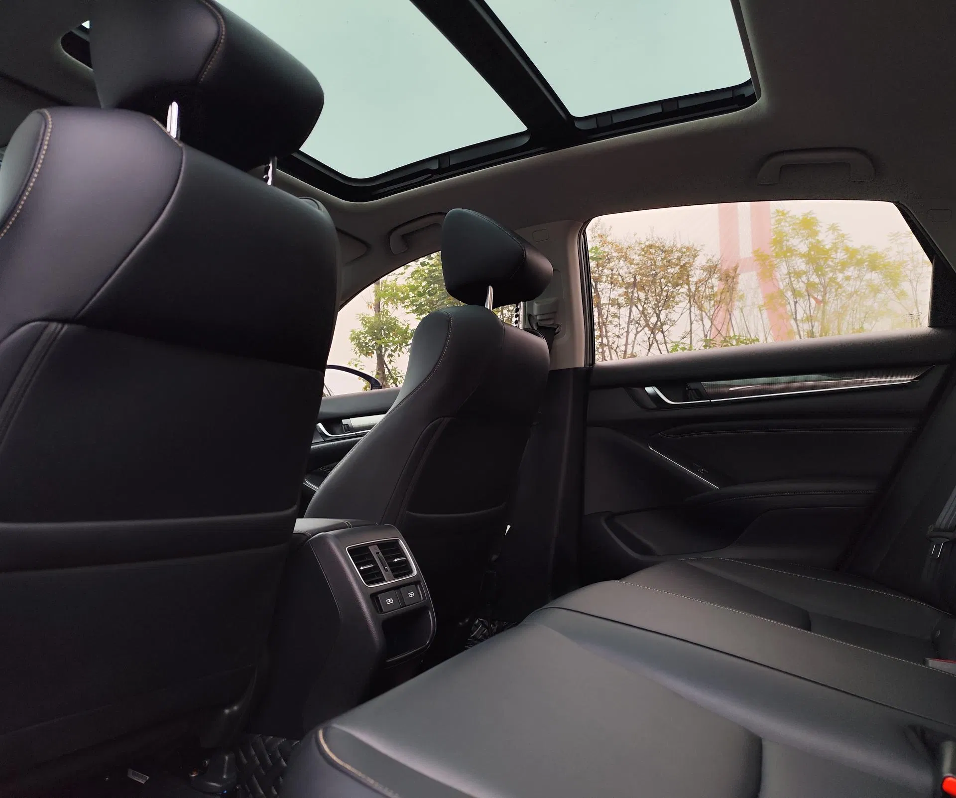 2022 Honda Accord Sedan — source image 13