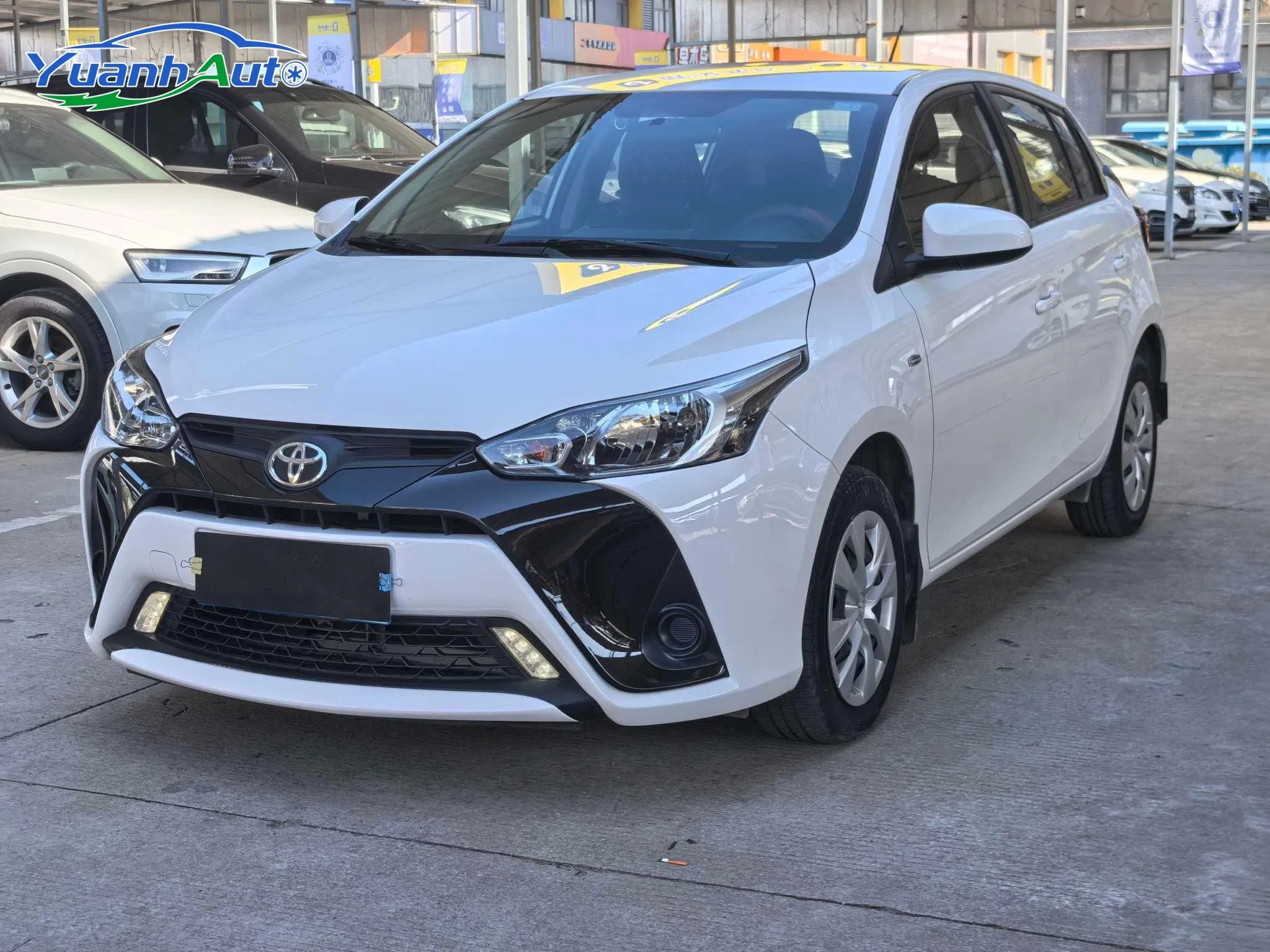 2018 Toyota Yaris vehicle photo 3