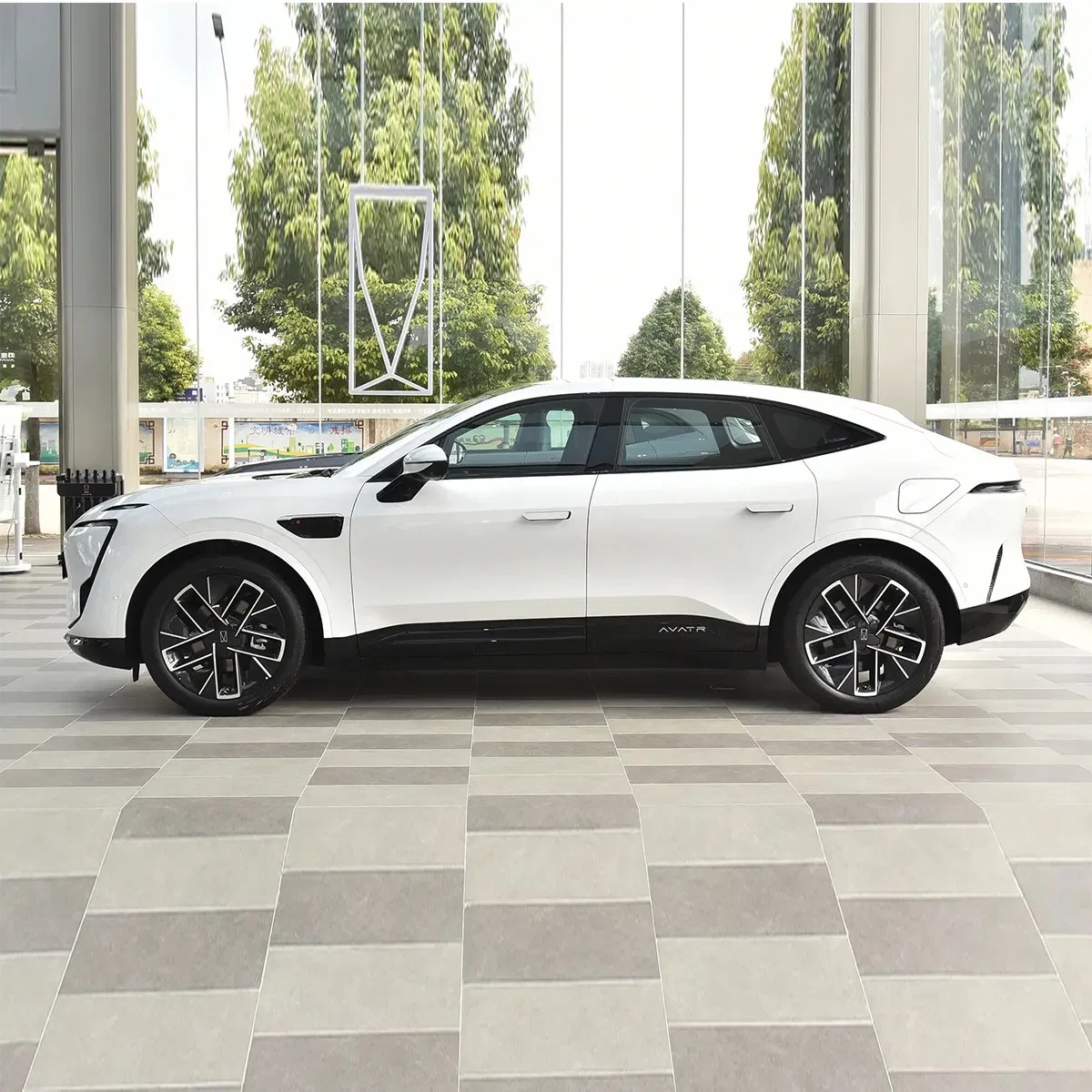 2025 Avatr 11 vehicle photo 6