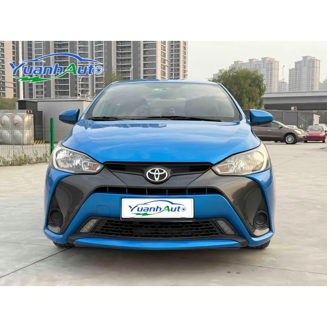 2016 Toyota YARiS_L vehicle photo 4