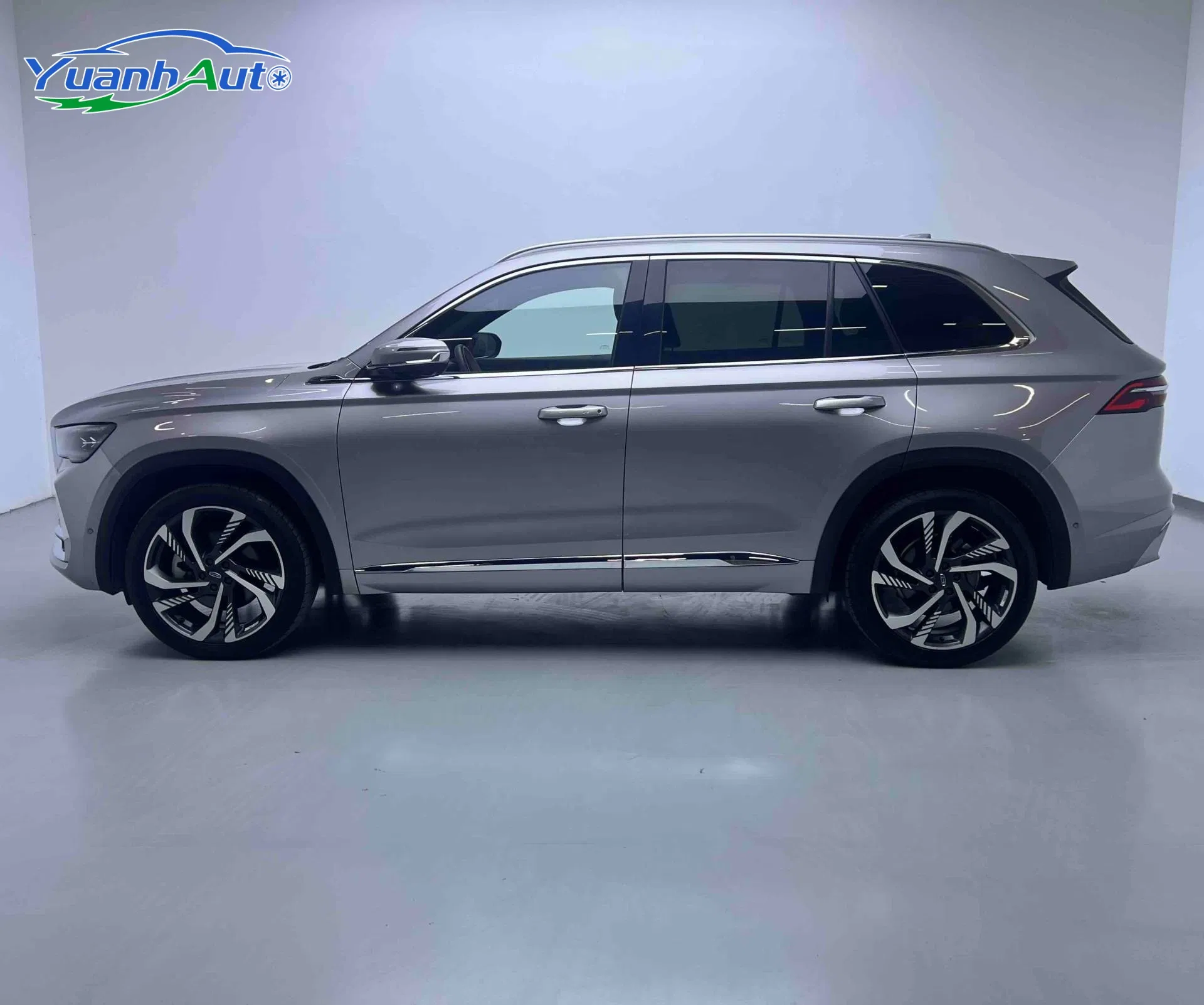 2021 Geely xinyueL 2.0T Petrol SUV — source image 11
