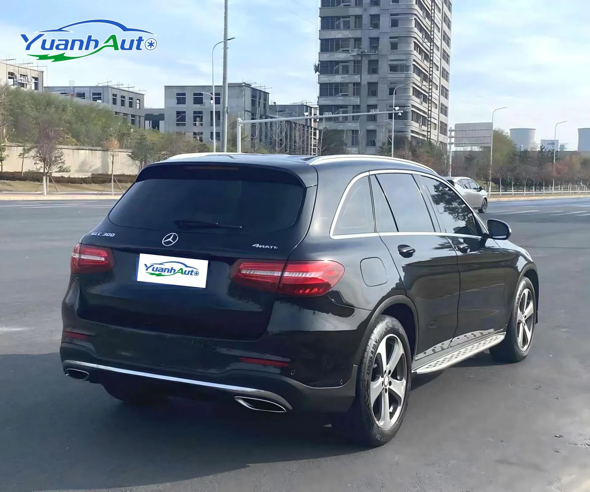 2017 Mercedes-Benz GLC 300 Petrol SUV — source image 3
