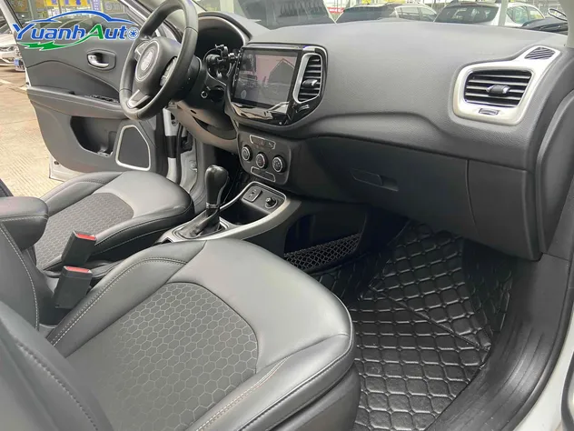 2017 Jeep Compass Petrol SUV — source image 15
