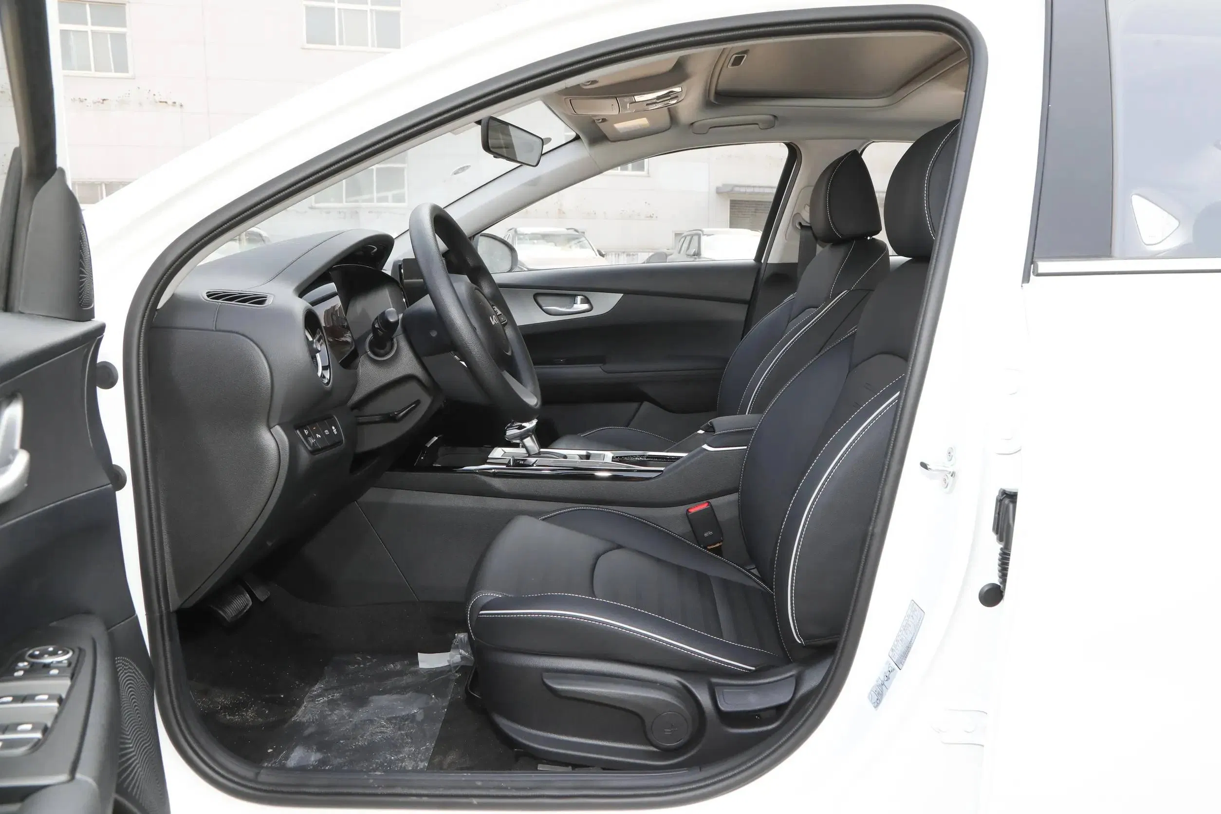 2024 Kia k3 vehicle photo 7