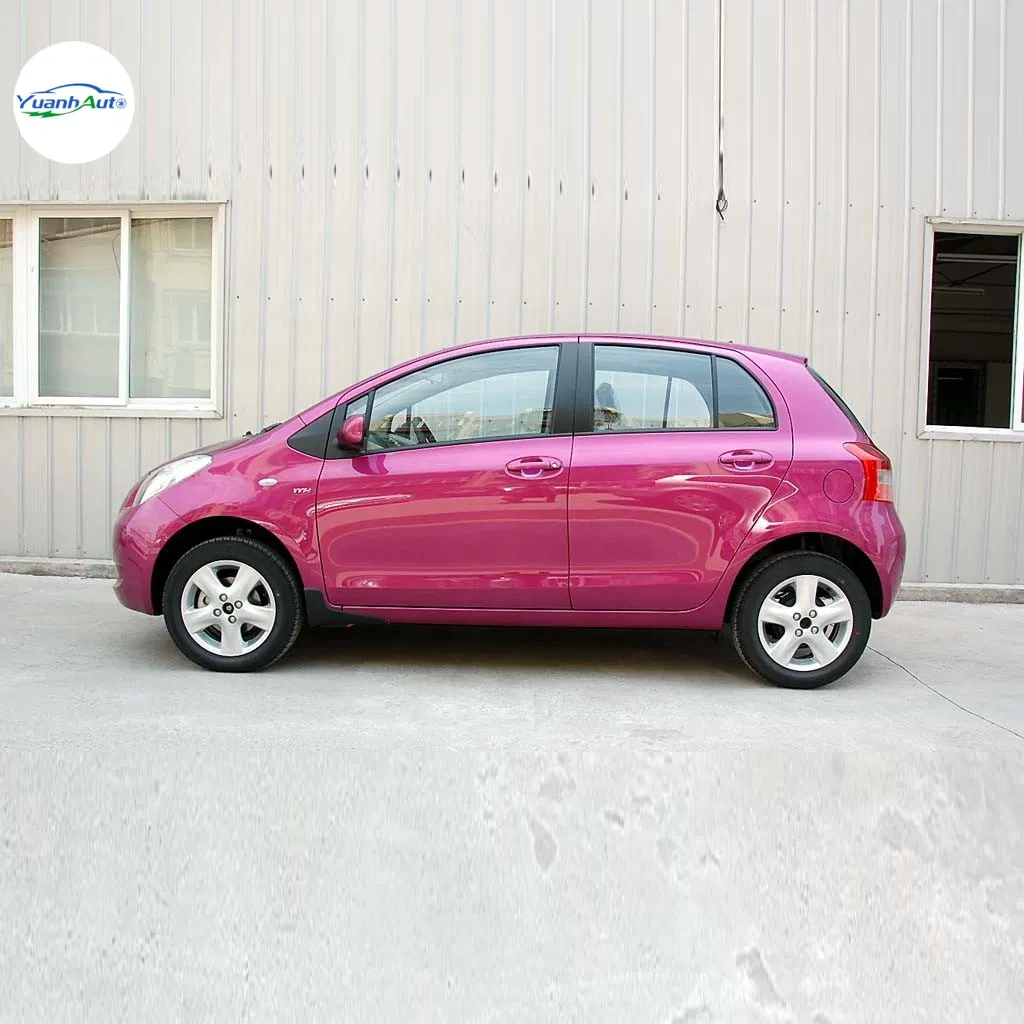Toyota Yaris vehicle photo 3