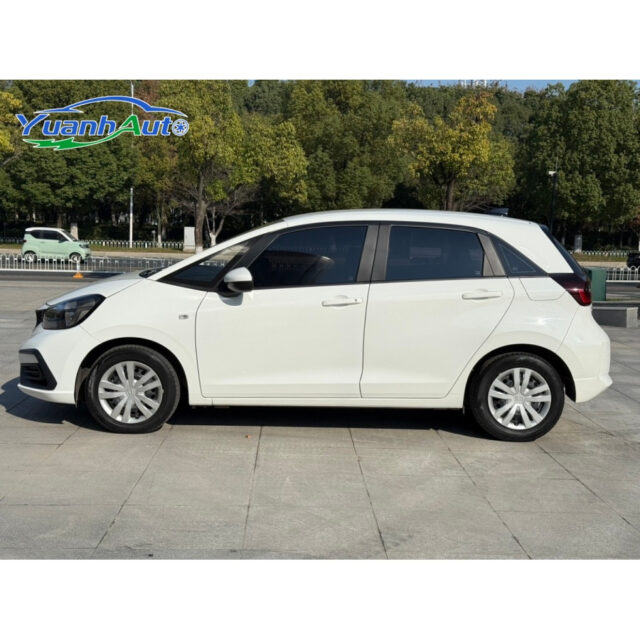 2021 Honda Fit vehicle photo 1
