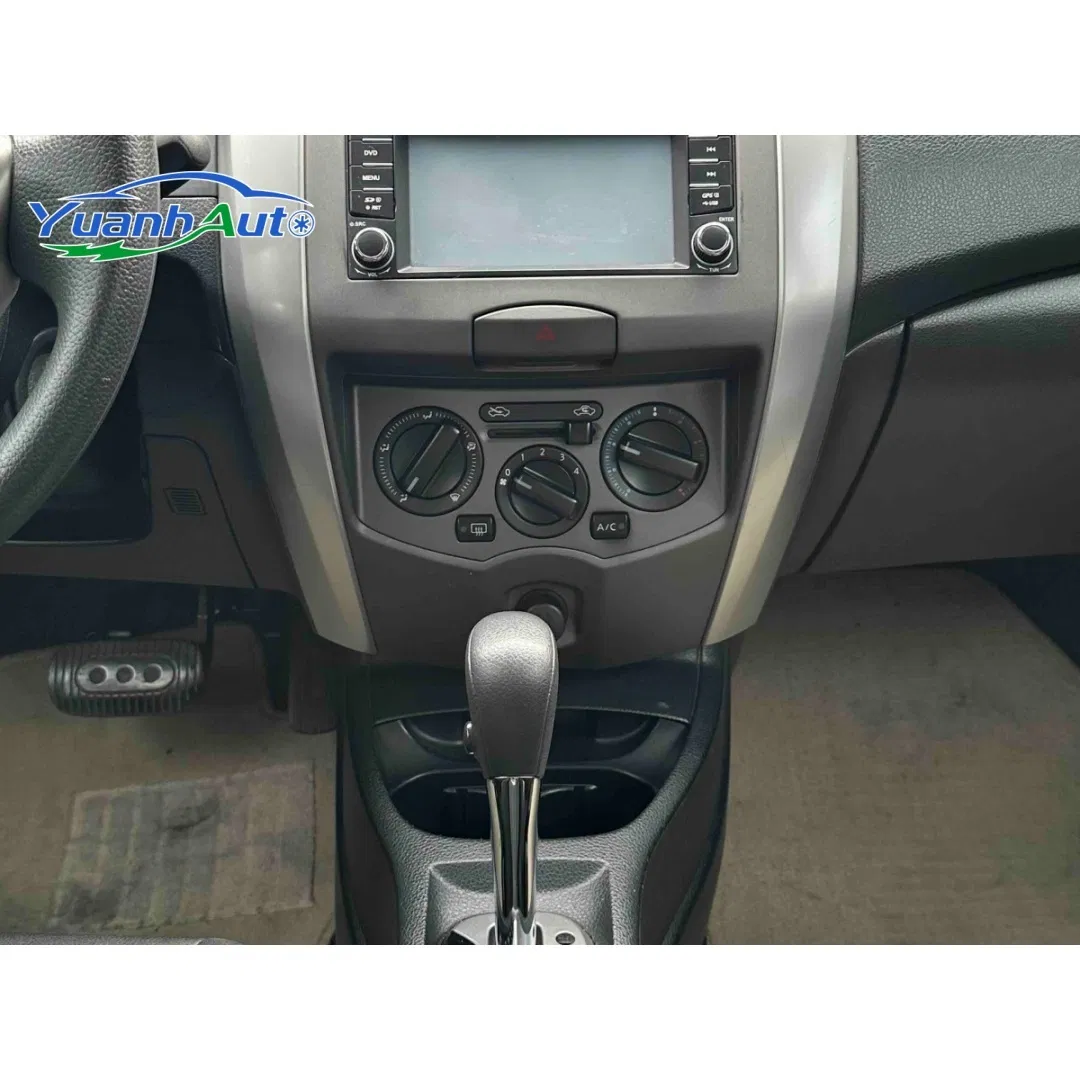 2013 Nissan LIVINA Petrol SUV — source image 17