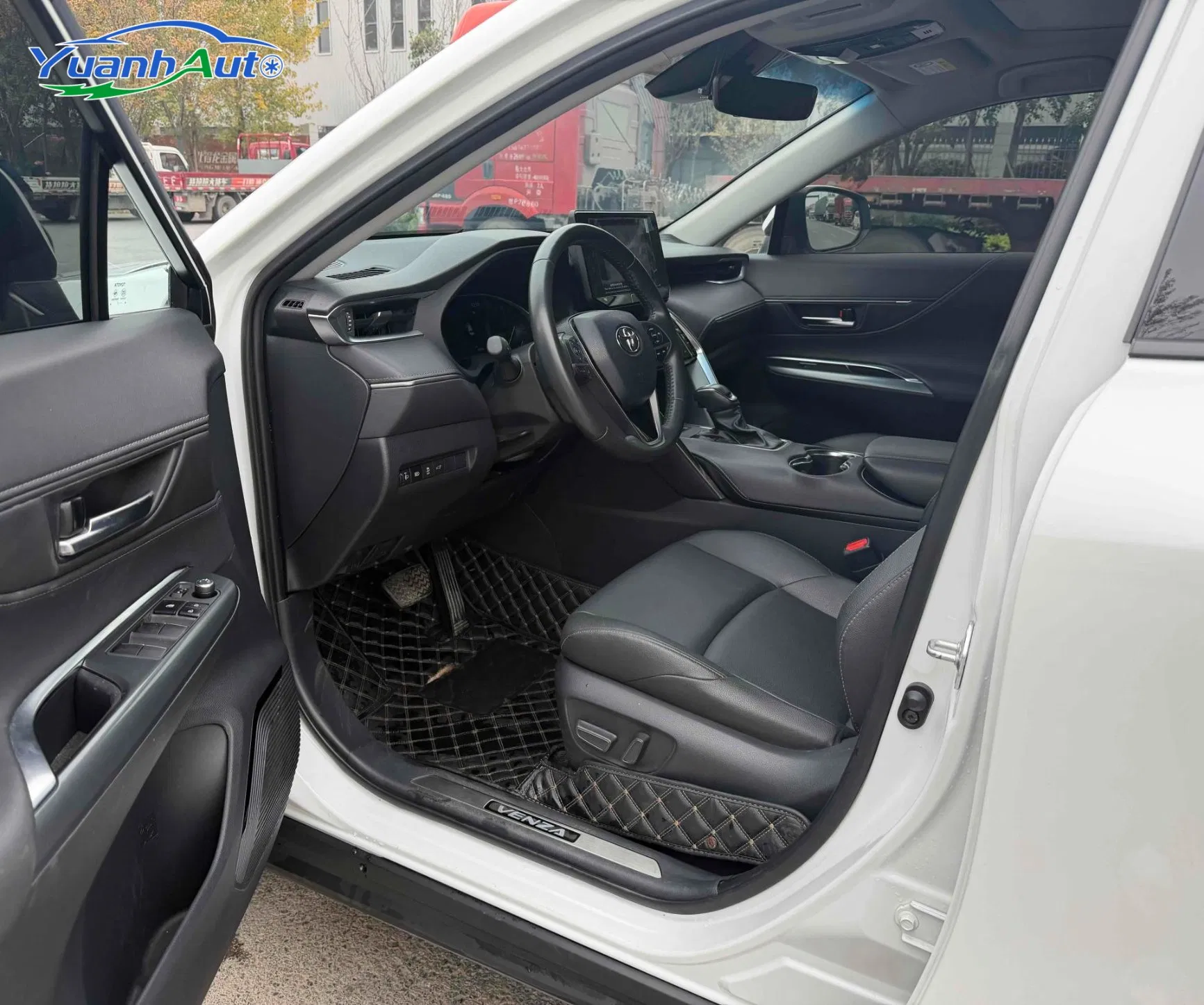 2022 Toyota Venza Petrol SUV — source image 4