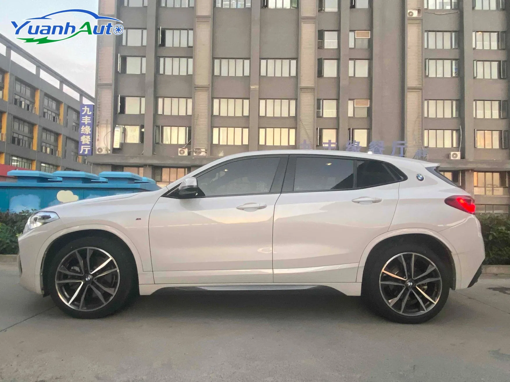 2021 BMW X2 vehicle photo 4