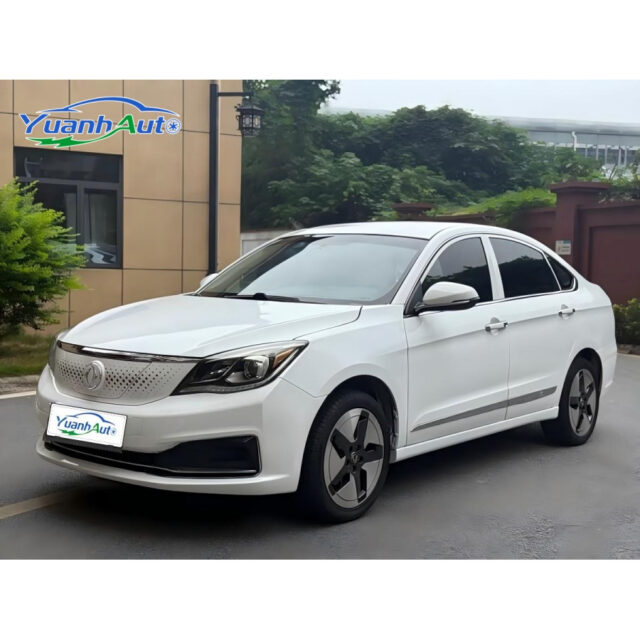 2021 Dongfeng E70 vehicle photo 1