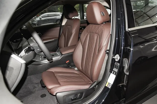 2026 BMW i3 Electric Sedan — source image 10
