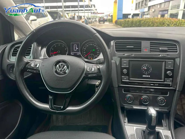 2018 Volkswagen Golf Petrol SUV — source image 16