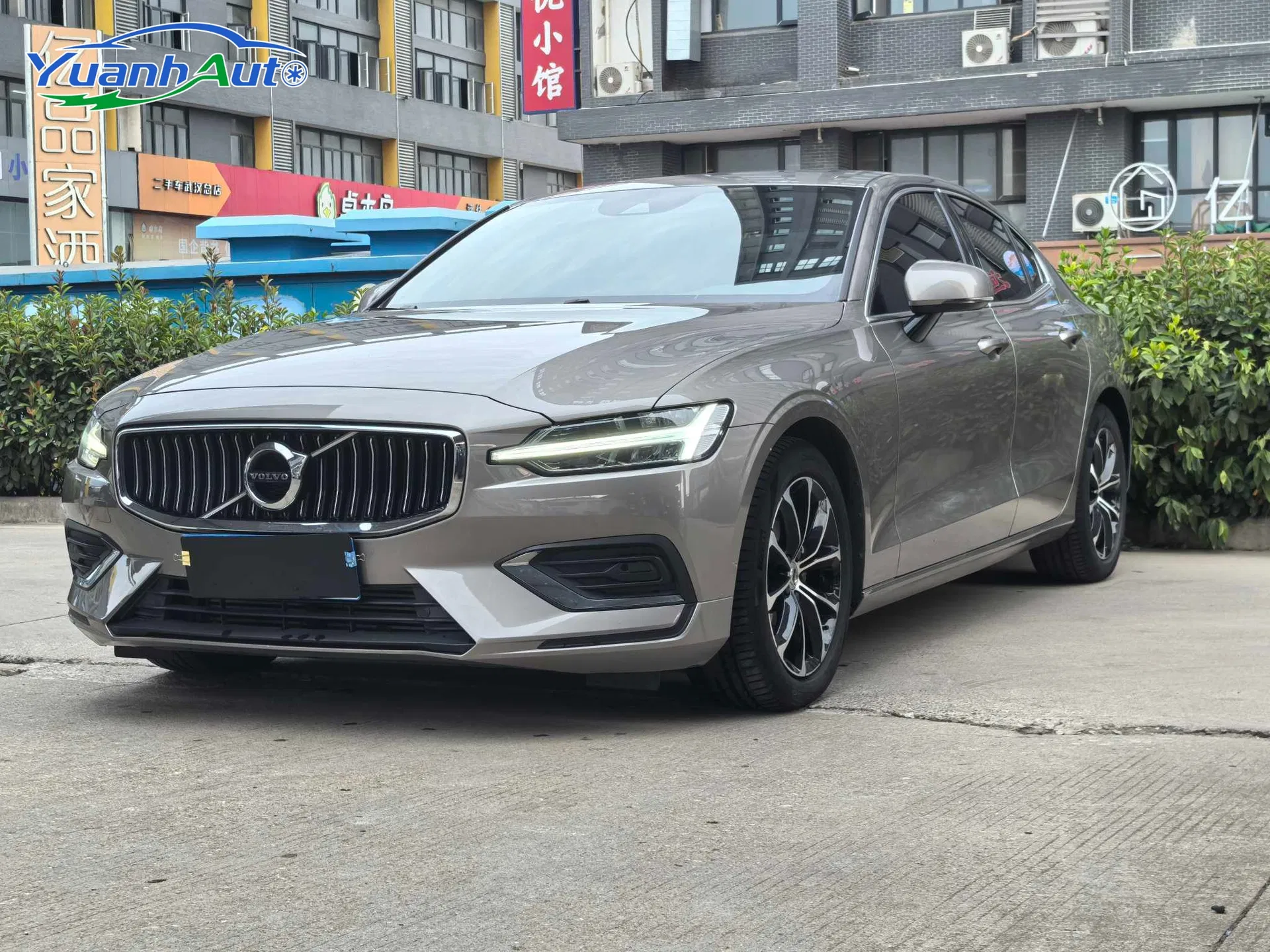 2021 Volvo S60 Petrol Sedan — source image 8