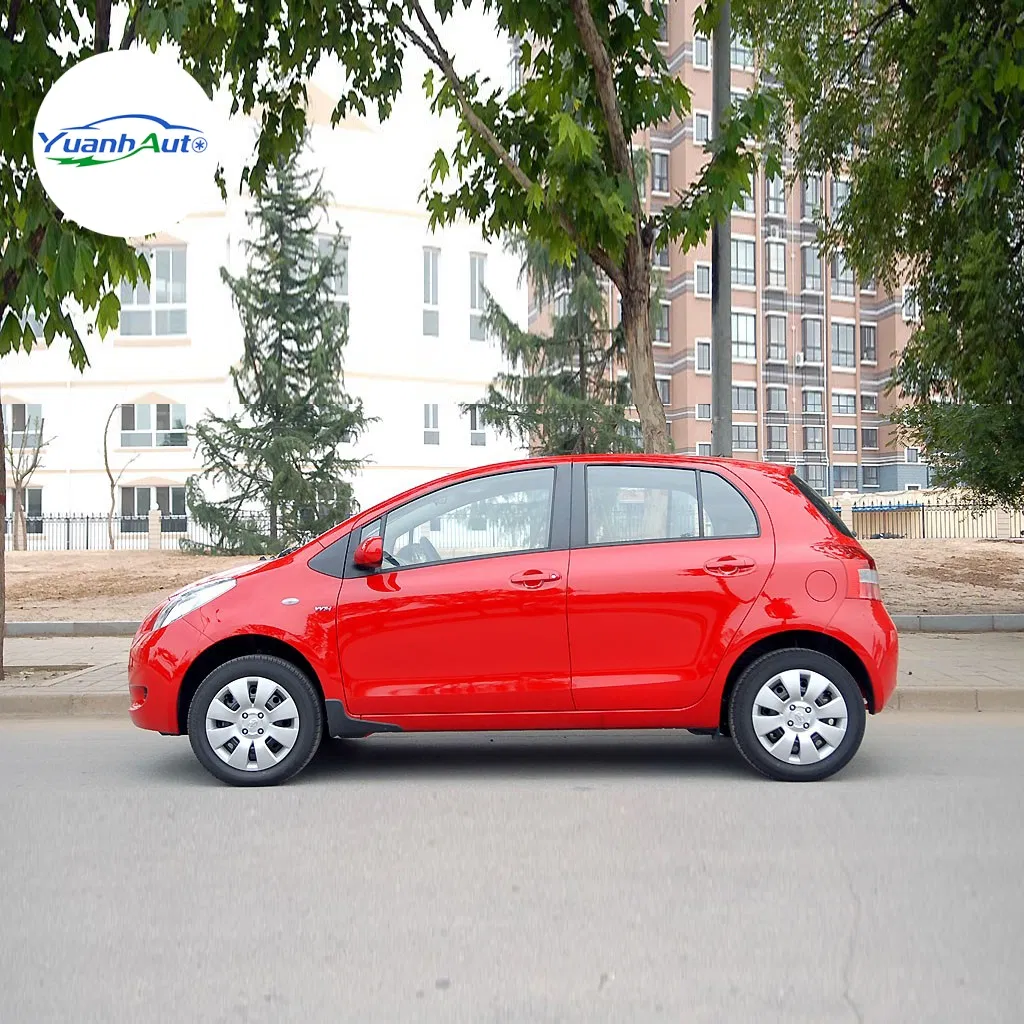 Toyota Yaris vehicle photo 4