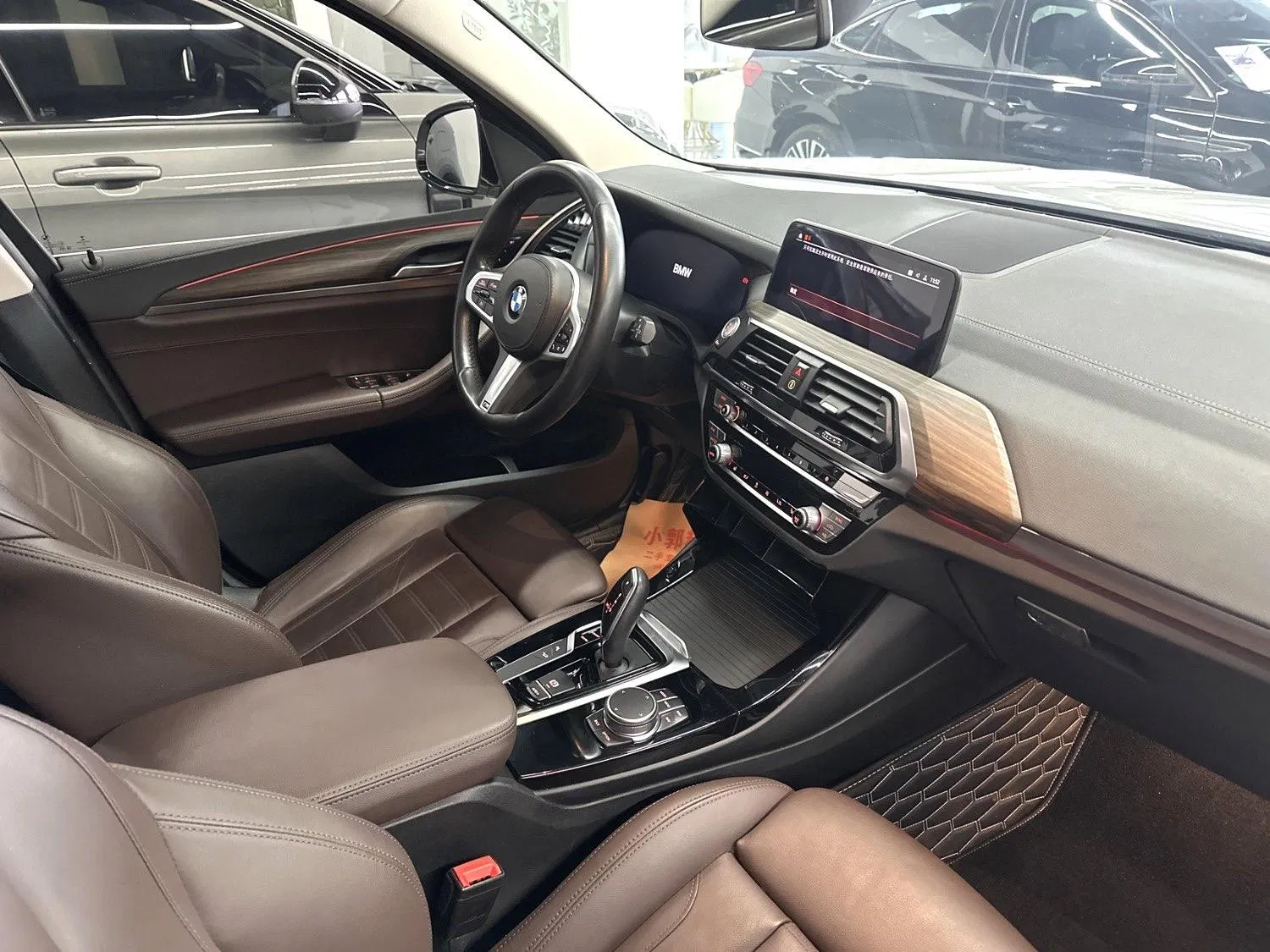2021 BMW X4 vehicle photo 6