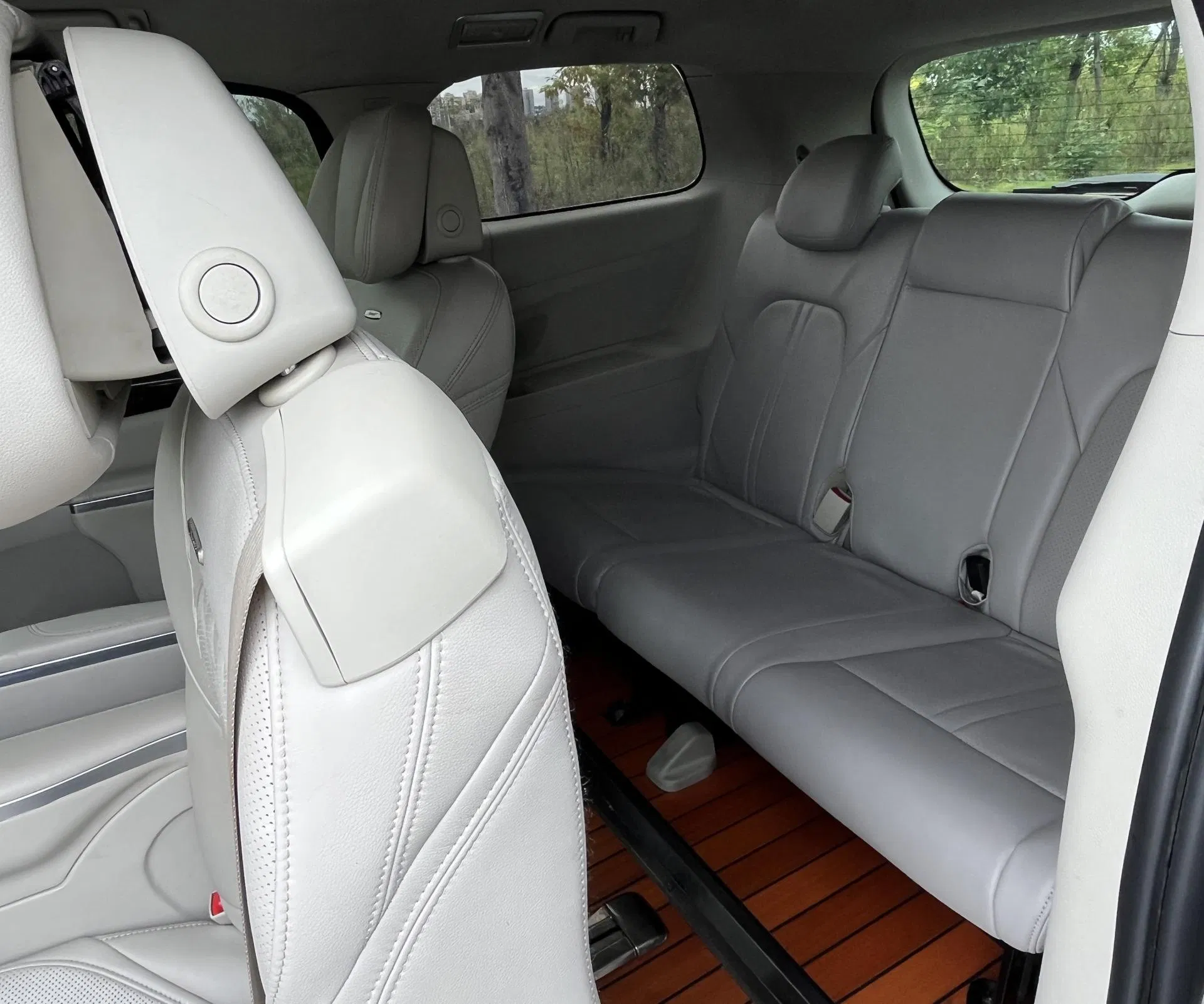 2017 Buick GL8 Petrol MPV — source image 16