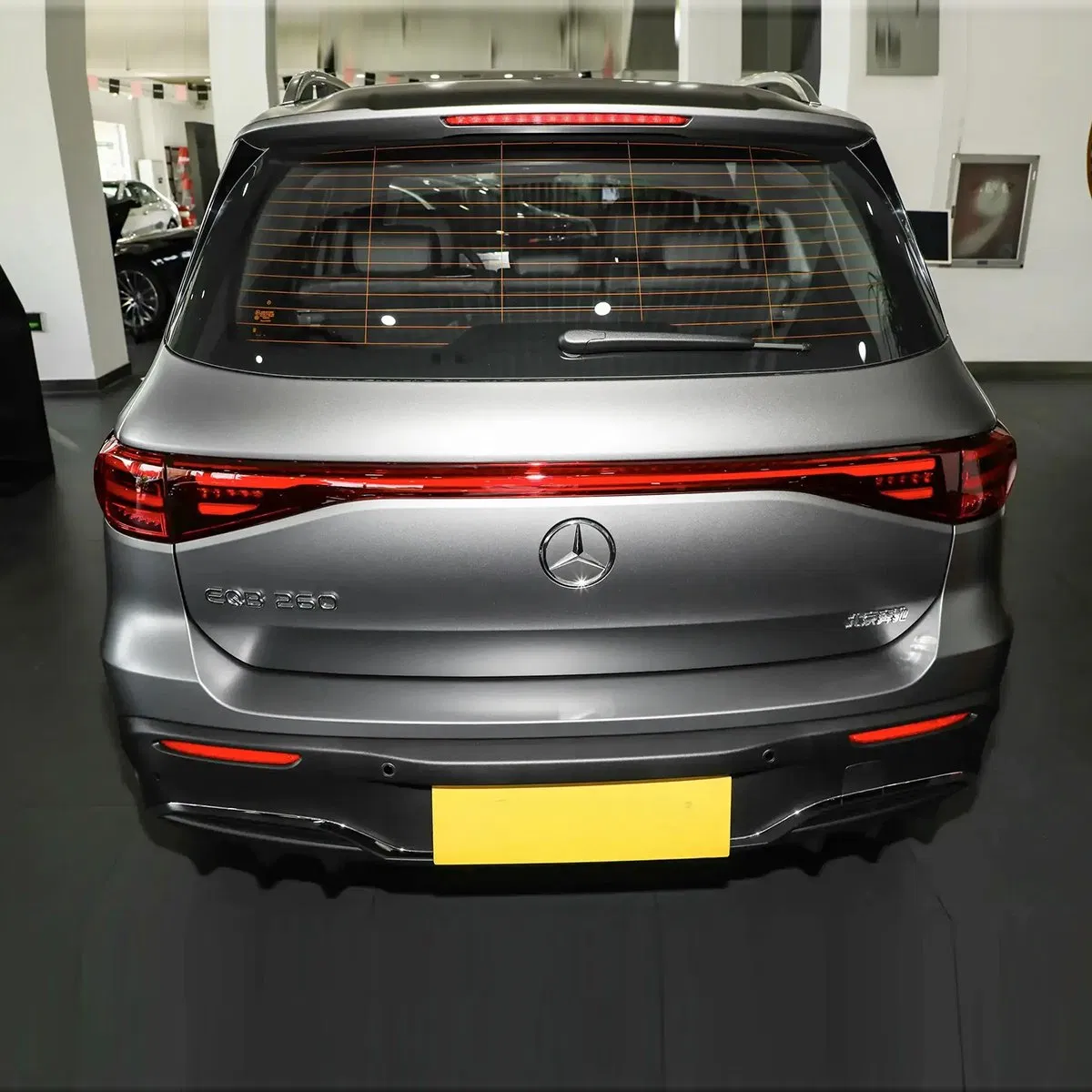 2025 Mercedes-Benz EQB 260 vehicle photo 5