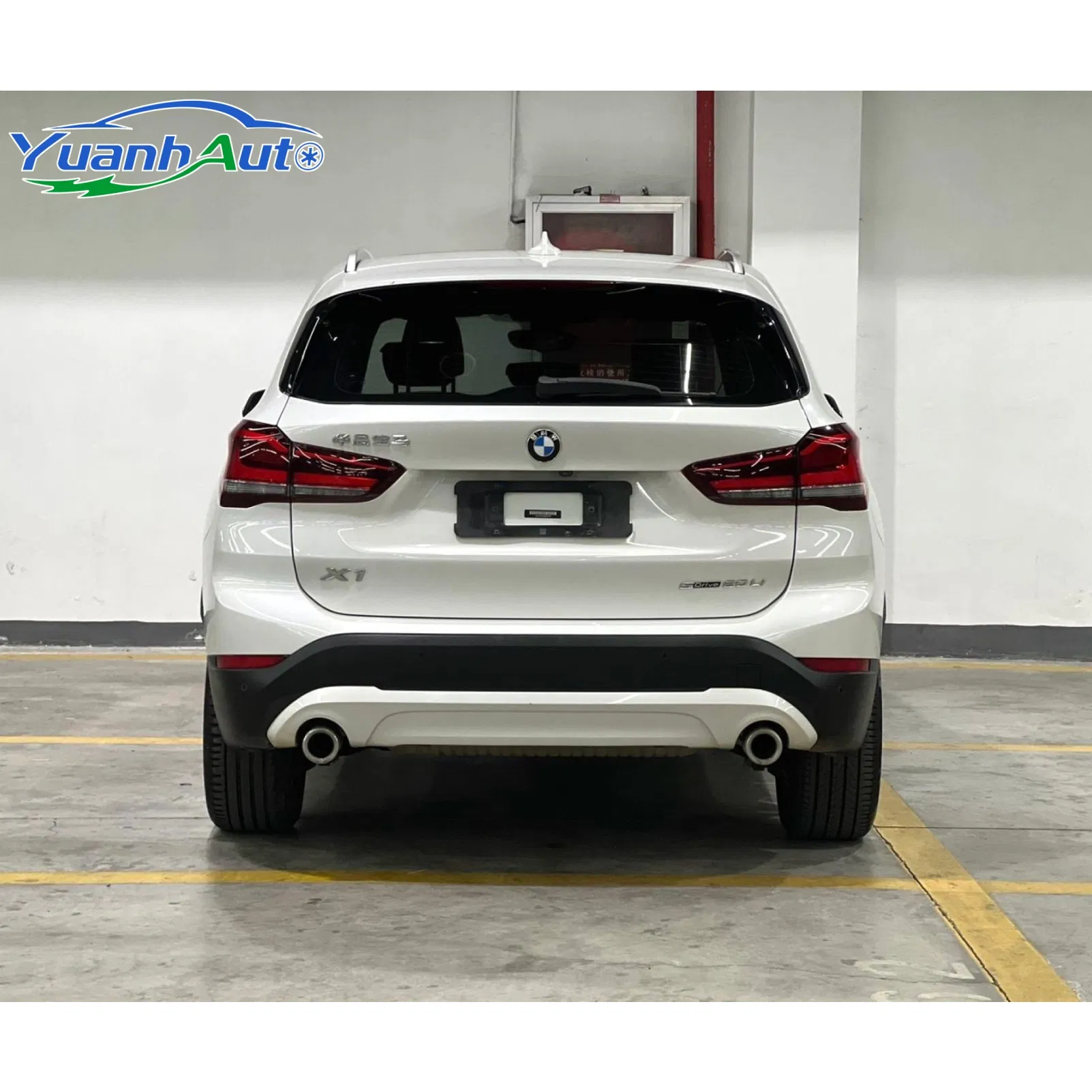 2021 B M W X1 vehicle photo 6