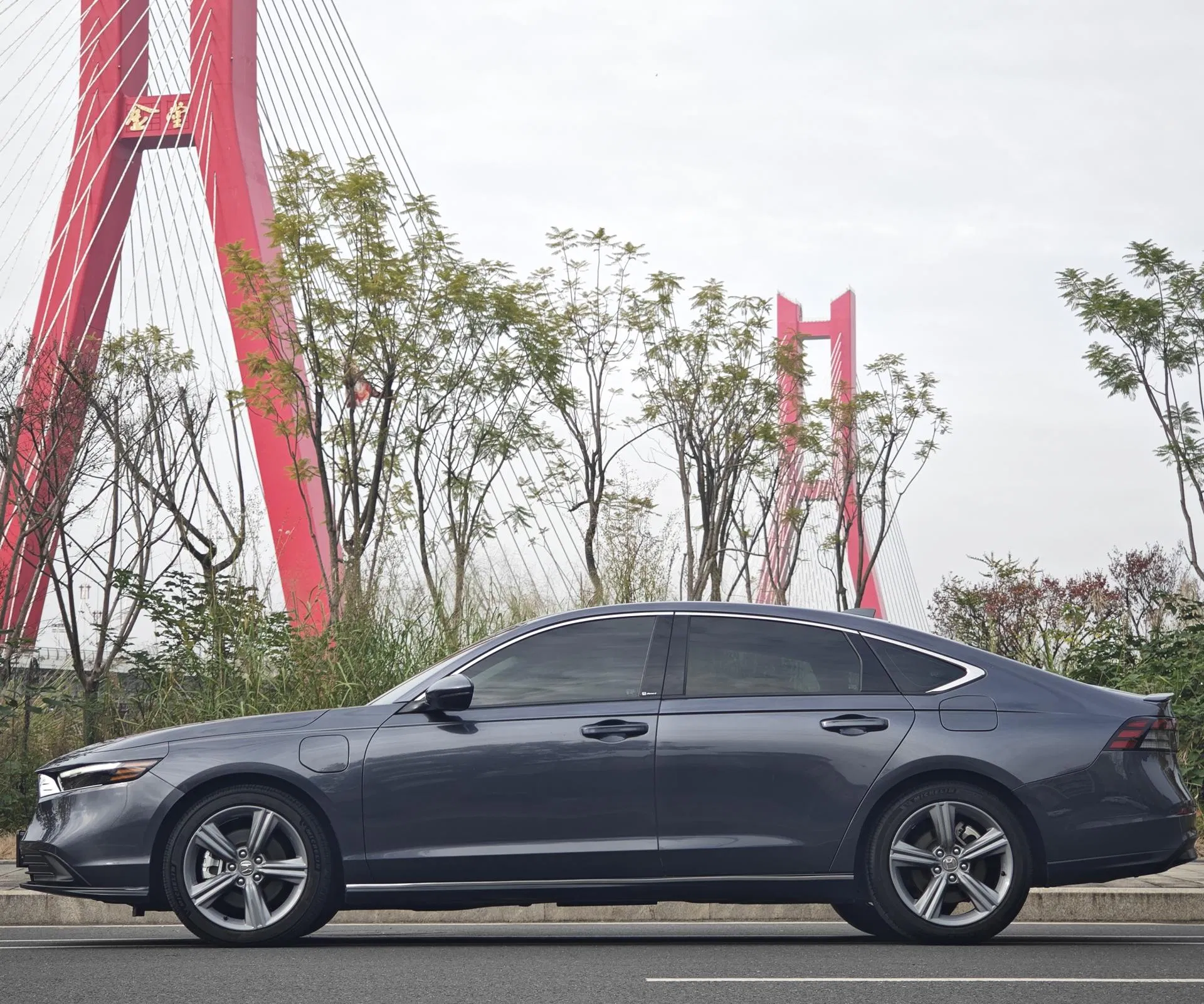 2023 Honda Accord 2.0L Hybrid Sedan — source image 10