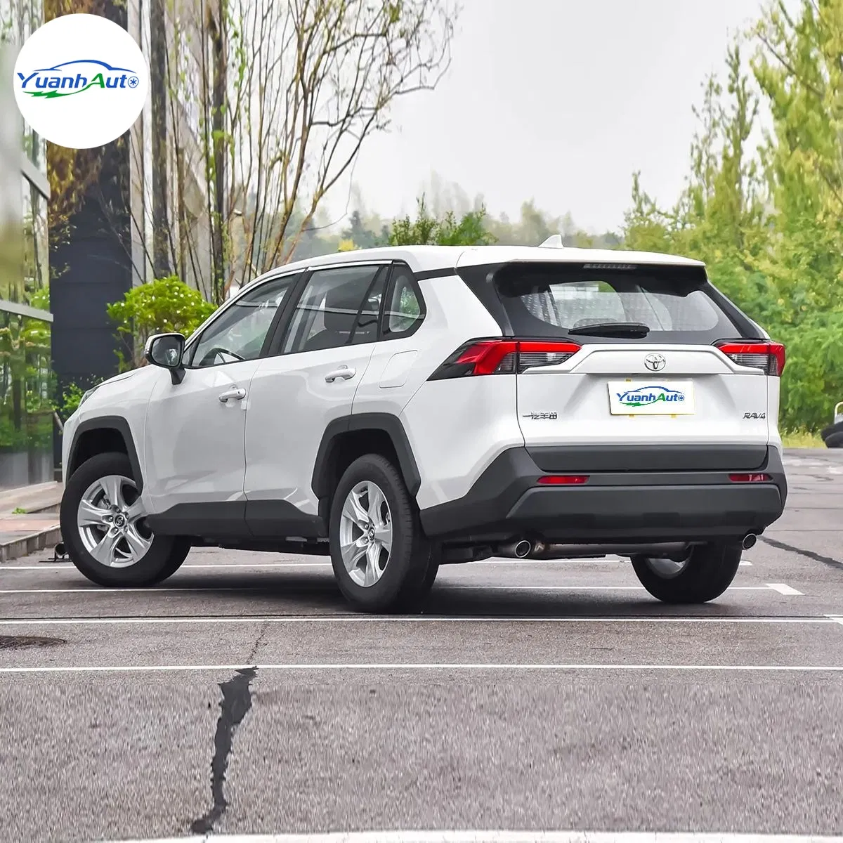 Toyota RAV4 Petrol SUV — source image 11